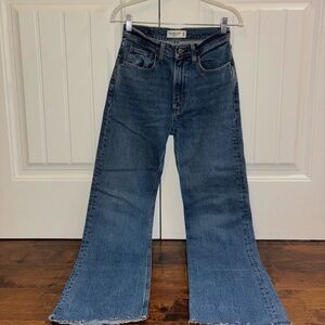 NWOT Abercrombie The 90s Relaxed High Rise Jeans